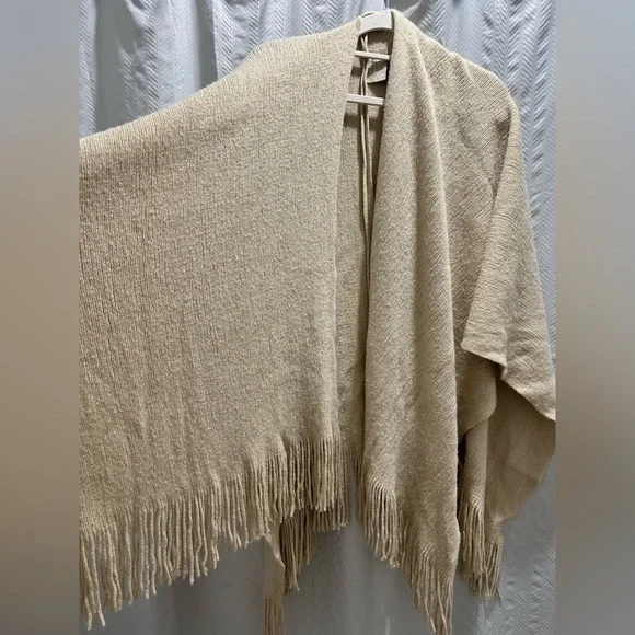 GUESS Elegant Tan Fringe Shawl - Picture 3 of 4